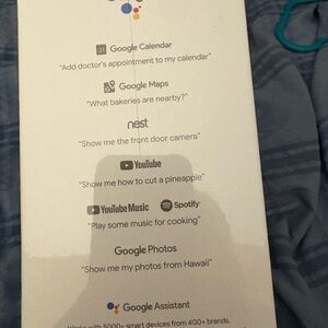 Google Smart Device with Voice Control Google Home Hub brand new